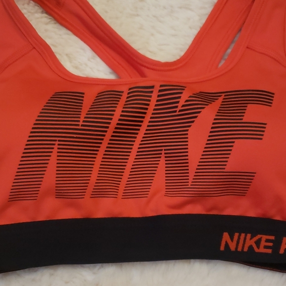 NIKE Sports Bra wirh Padding Red XS - Picture 2 of 6